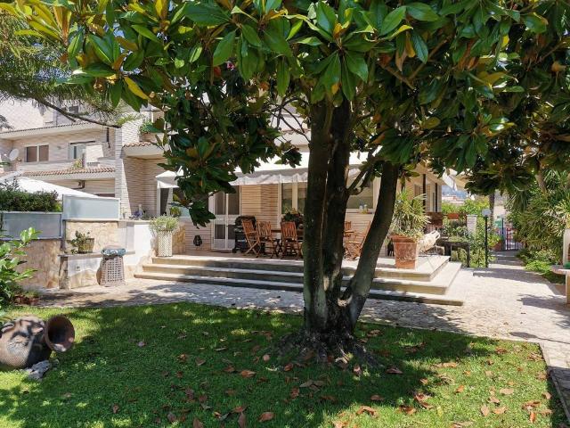 Villa in vendita a Terracina LT