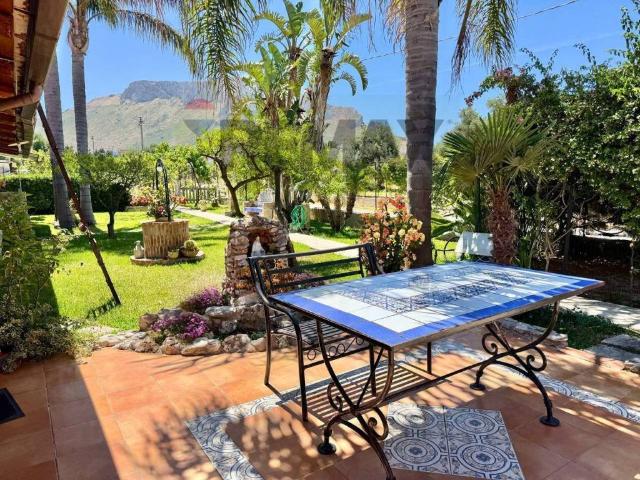 Villa in vendita a Terrasini PA
