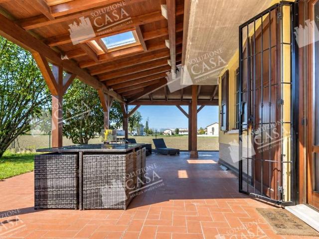 Villa in vendita a Terre del Reno FE