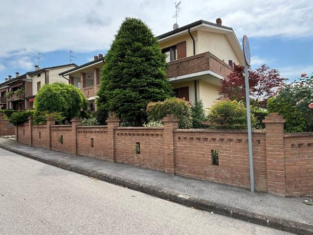 Villa in vendita a Terre del Reno FE