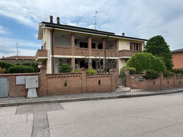 Villa in vendita a Terre del Reno FE