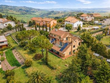 Villa in vendita a Terre Roveresche PU