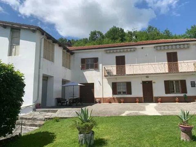Villa in vendita a Terzo AL