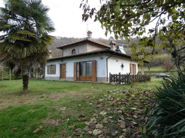 Villa in vendita a Terzo AL