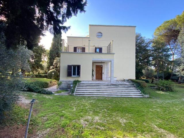 Villa in vendita a Tivoli RM
