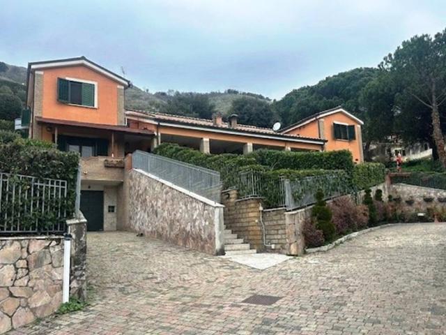 Villa in vendita a Tivoli RM
