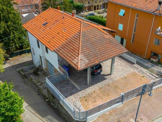 Villa in vendita a Tizzano Val Parma PR