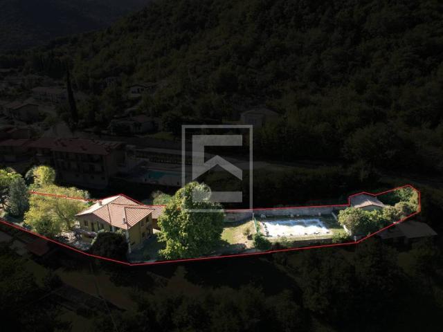 Villa in vendita a Tignale BS