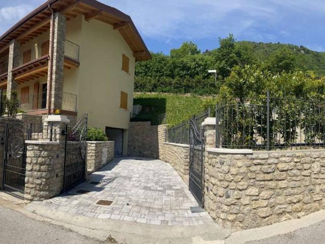 Villa in vendita a Tignale BS