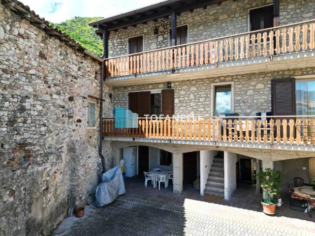 Villa in vendita a Tignale BS