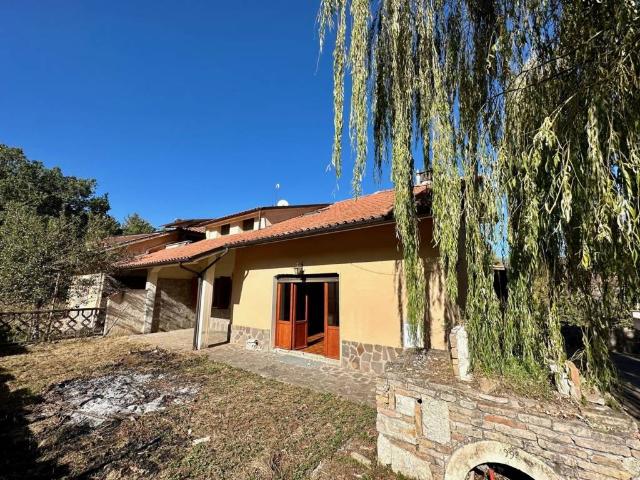 Villa in vendita a Tione degli Abruzzi AQ