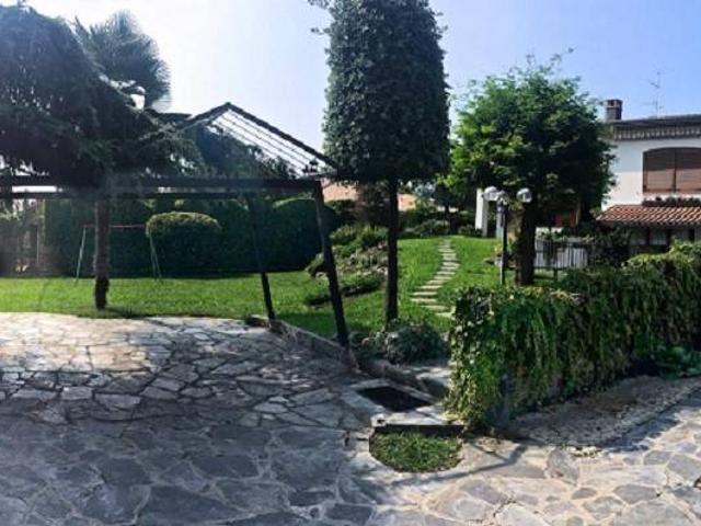 Villa in vendita a Tradate VA