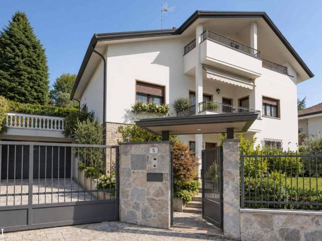 Villa in vendita a Tradate VA