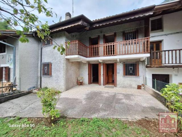 Villa in vendita a Tramonti di Sotto PN