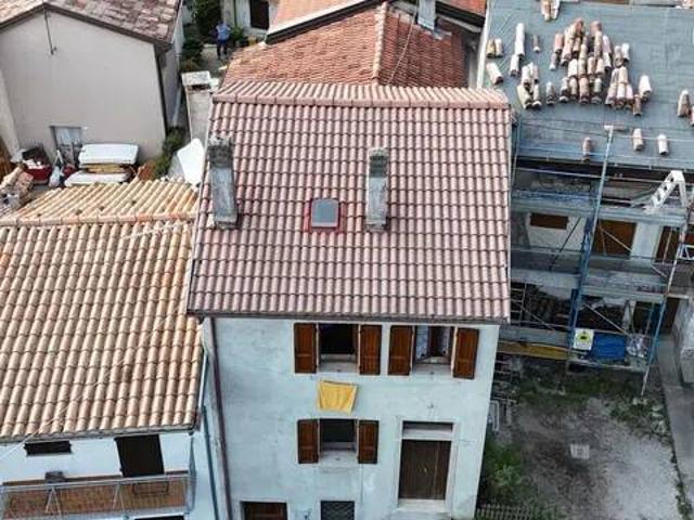 Villa in vendita a Tramonti di Sotto PN