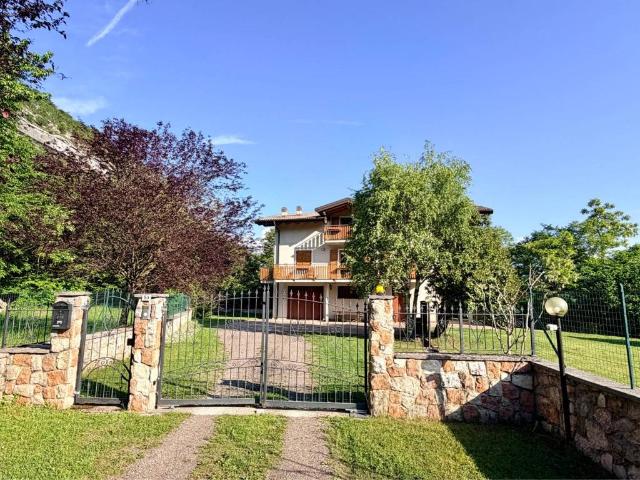 Villa in vendita a Trambileno TN
