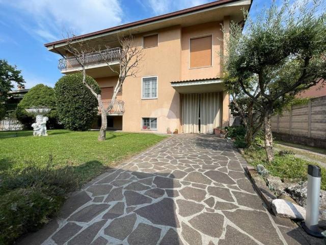 Villa in vendita a Travagliato BS