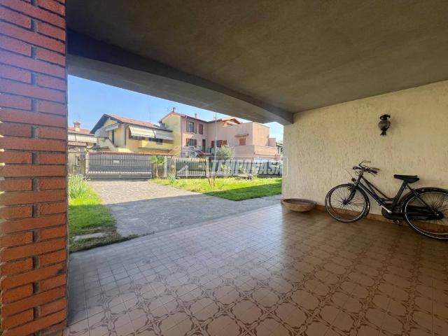 Villa in vendita a Travagliato BS