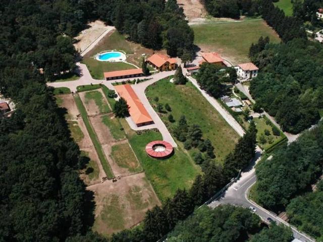 Villa in vendita a Travedona Monate VA