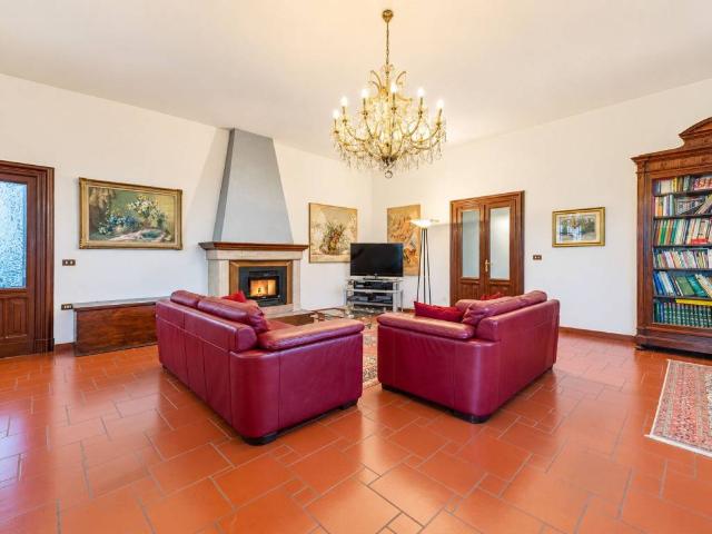 Villa in vendita a Traversetolo PR
