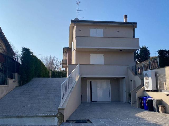 Villa in vendita a Traversetolo PR