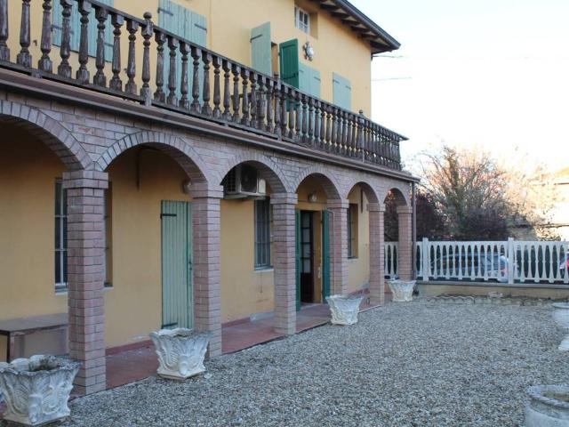 Villa in vendita a Traversetolo PR