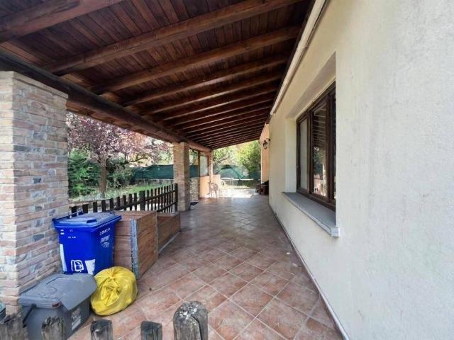 Villa in vendita a Traversetolo PR