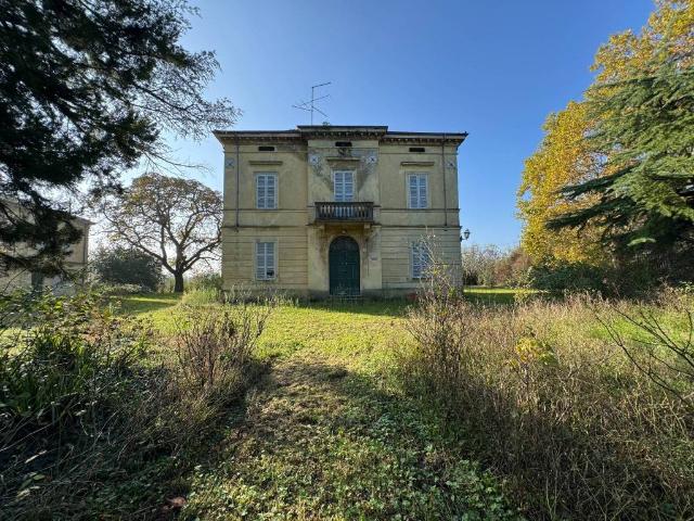 Villa in vendita a Traversetolo PR