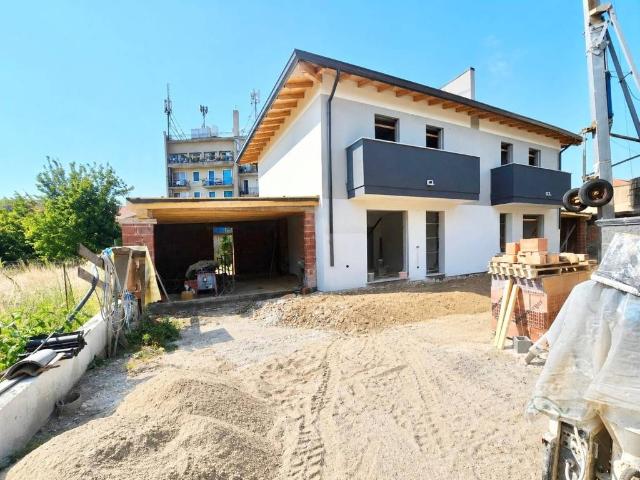 Villa in vendita a Trecate NO