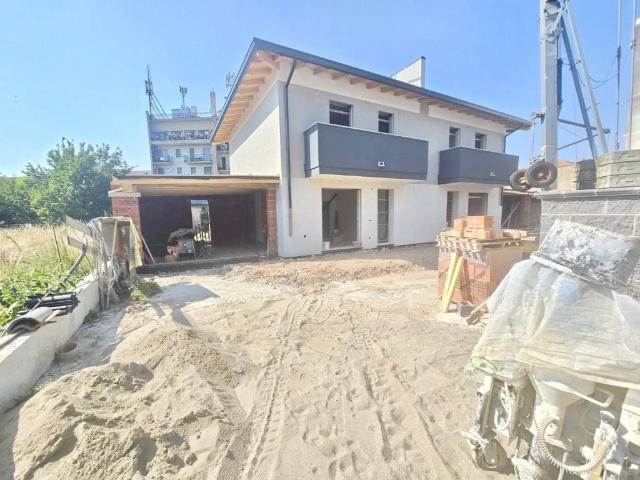 Villa in vendita a Trecate NO