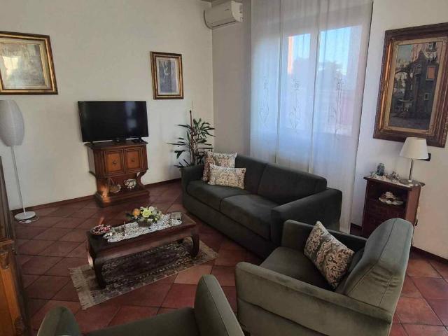 Villa in vendita a Trecate NO