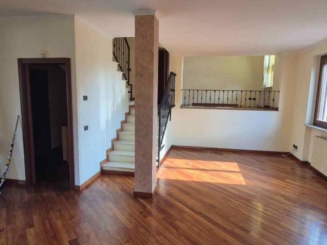 Villa in vendita a Trecate NO