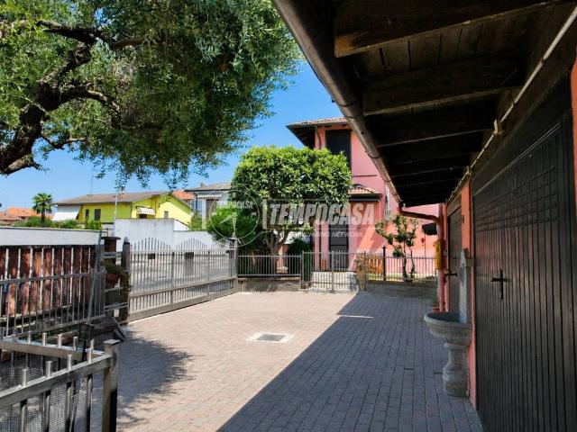 Villa in vendita a Trecate NO