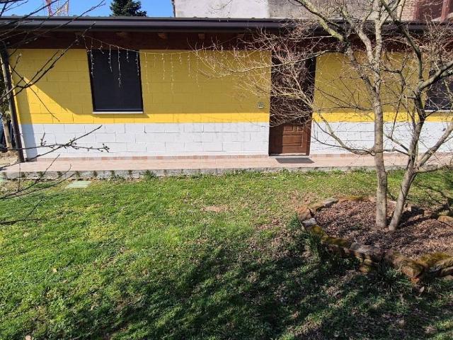 Villa in vendita a Trecate NO