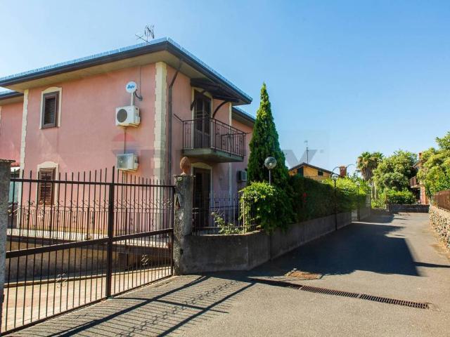 Villa in vendita a Trecastagni CT