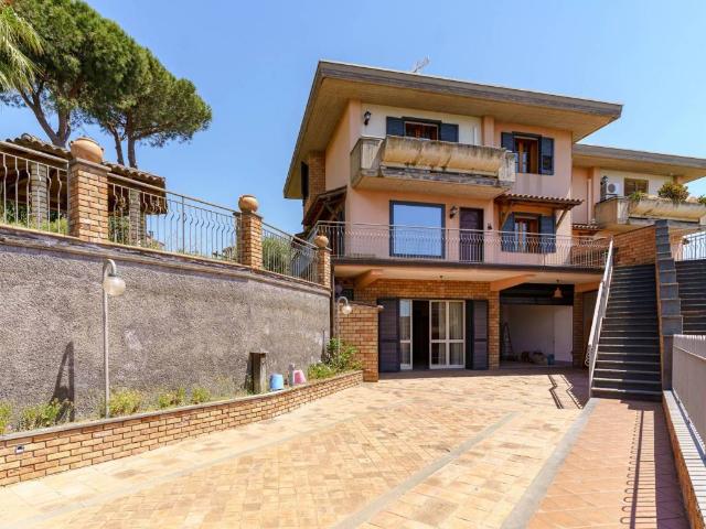 Villa in vendita a Trecastagni CT