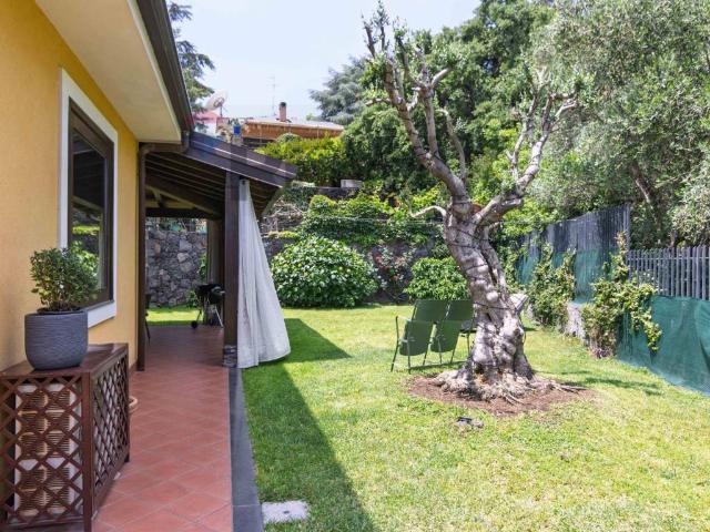 Villa in vendita a Trecastagni CT