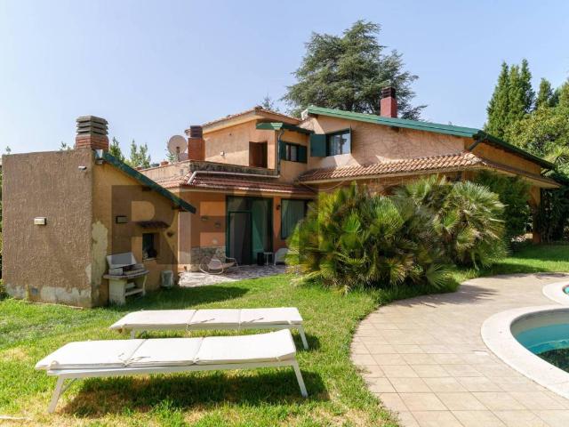 Villa in vendita a Trecastagni CT