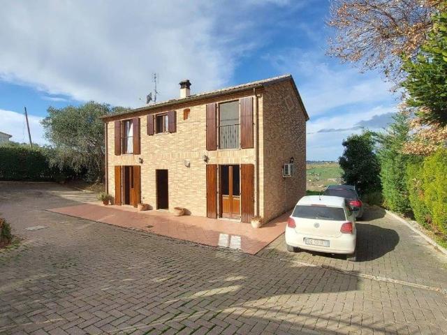 Villa in vendita a Trecastelli AN