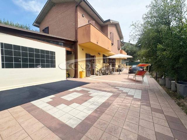 Villa in vendita a Trecastelli AN