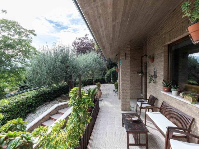 Villa in vendita a Trecastelli AN