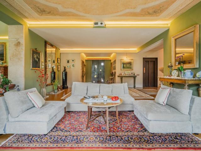 Villa in vendita a Tremezzina 618m² Como