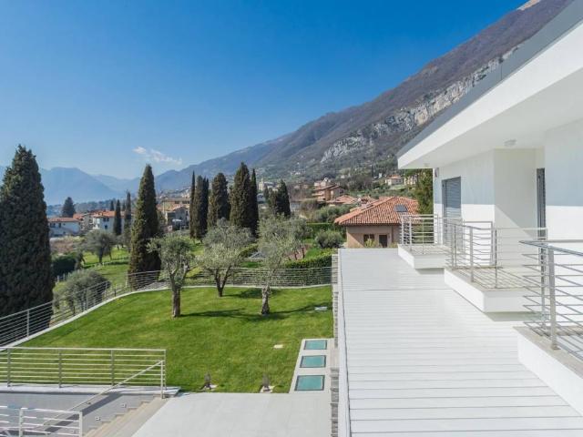 Villa in vendita a Tremezzina CO