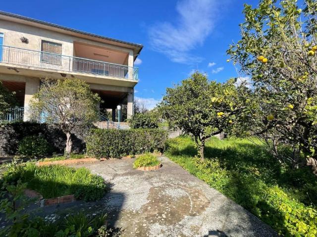 Villa in vendita a Tremestieri Etneo CT