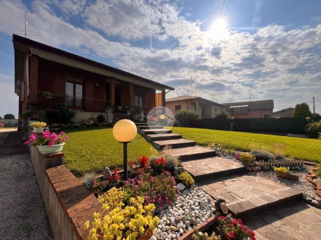 Villa in vendita a Trenzano BS