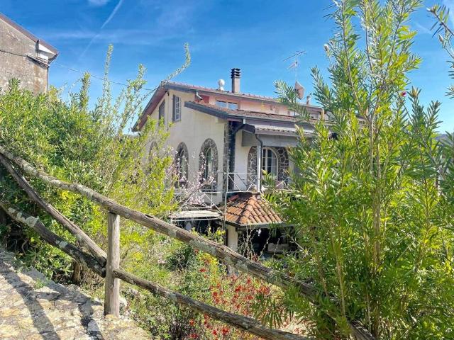 Villa in vendita a Tresana MS