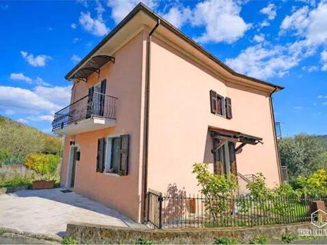 Villa in vendita a Tresana MS