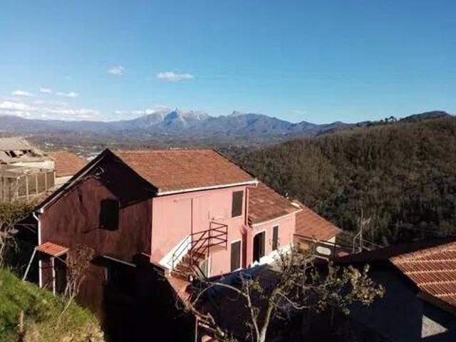 Villa in vendita a Tresana MS
