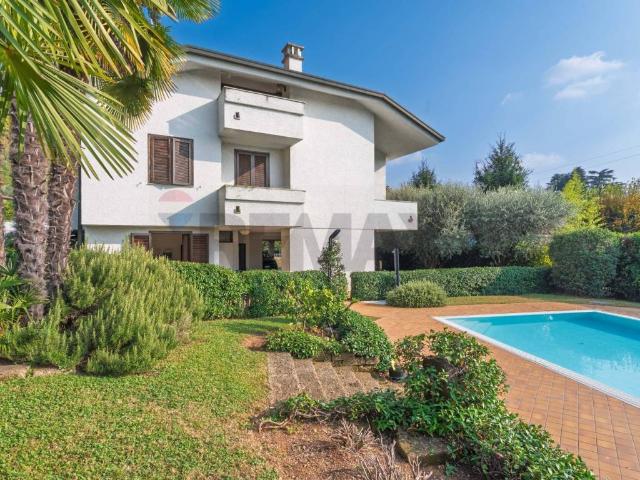 Villa in vendita a Trescore Balneario BG