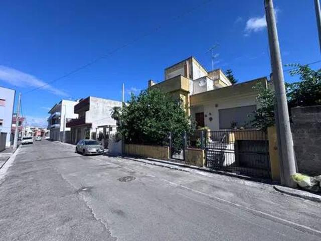 Villa in vendita a Trepuzzi LE